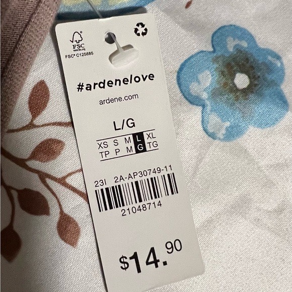 Sleeveless tee - Picture 2 of 2